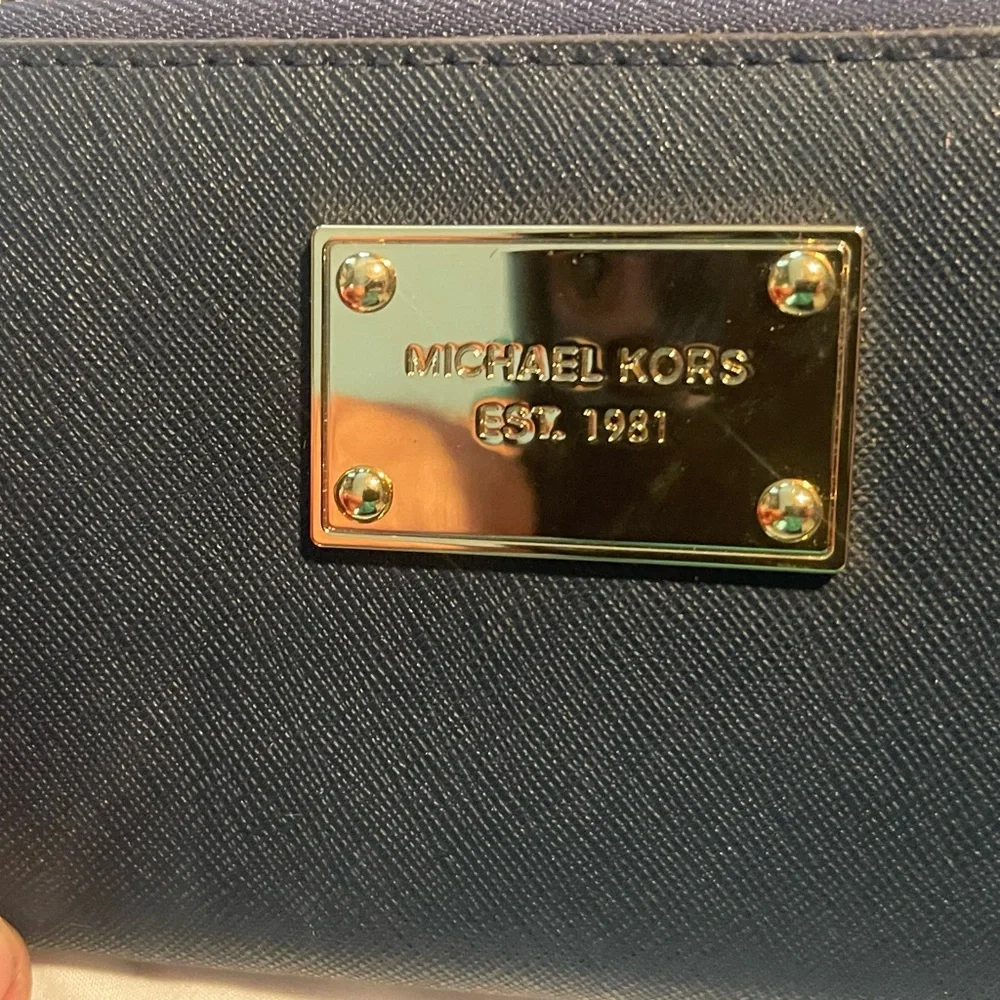 Michael Kors Saffiano Leather Wallet W Wristlet & Cellphone Slot! Navy W Gold - Picture 3 of 11